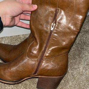 Leather cowgirl boots